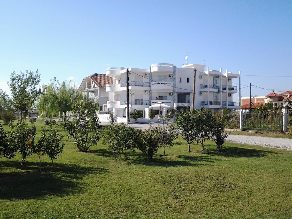 Crystal Aura Apartment Paralia Katerinis Exterior photo